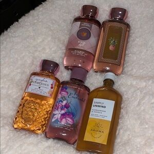 Bath and body works Wash
ALL for just $25 Everything in the pic